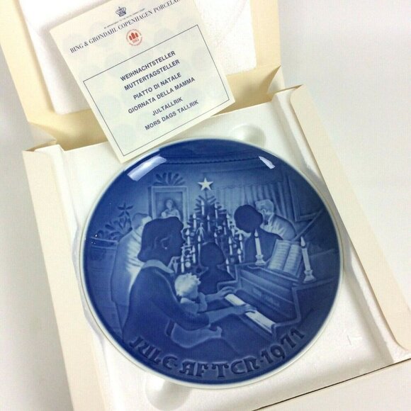 Bing & Grondahl Copenhagen Porcelain 1971 Christmas At Home Plate Denmark w/Box - Picture 2 of 5